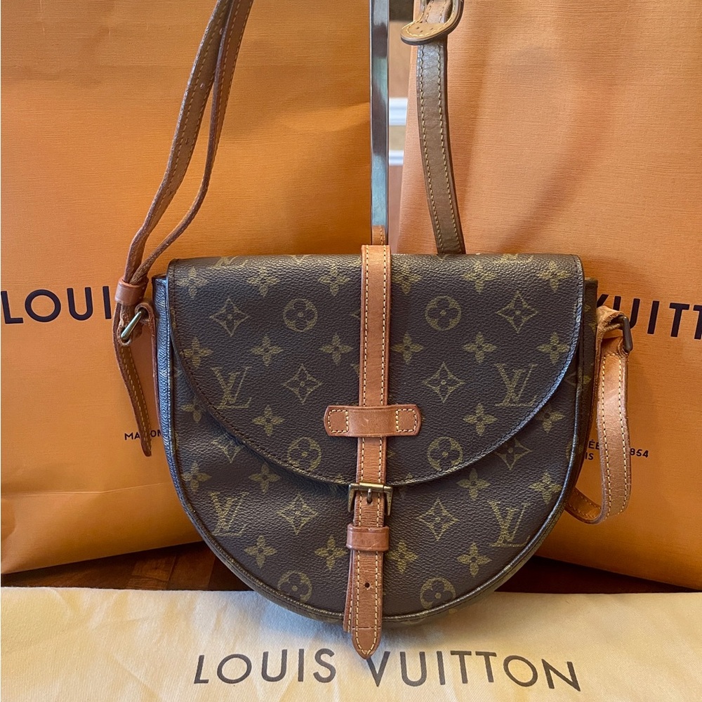 SOLD ❌❌Authentic Louis Vuitton Chantilly MM